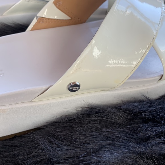 UGG Emily Patent Leather Slide - Picture 5 of 7